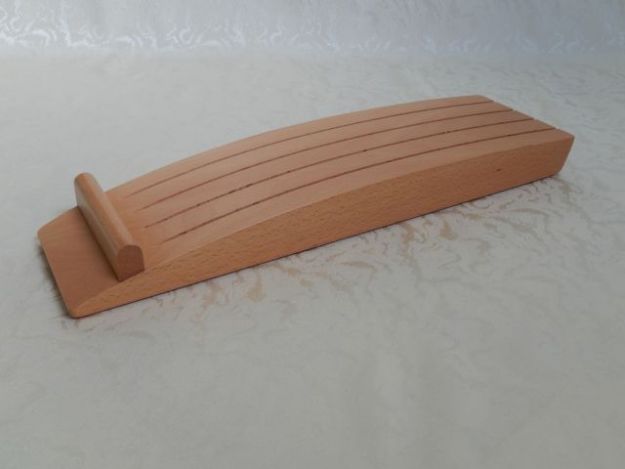 Messerhalter Holz - formschön gebogen, wie der dazu passende Besteckeinsatz der Bridge-Serie
