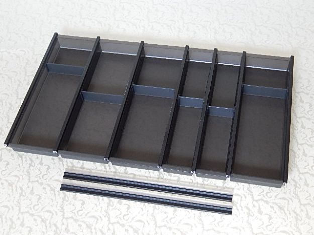 Besteckeinsatz schwarz transluzent 90 cm, mit Dichtungslippen zum Ausgleich von Maßtoleranzen
